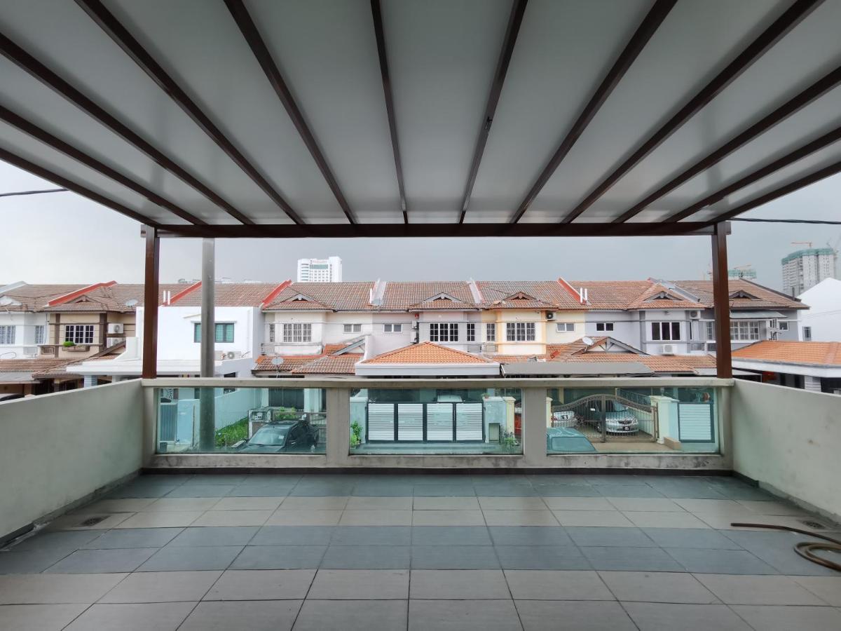 Bbt Double Storey Balcony Bukit Tinggi Home Klang Exterior photo