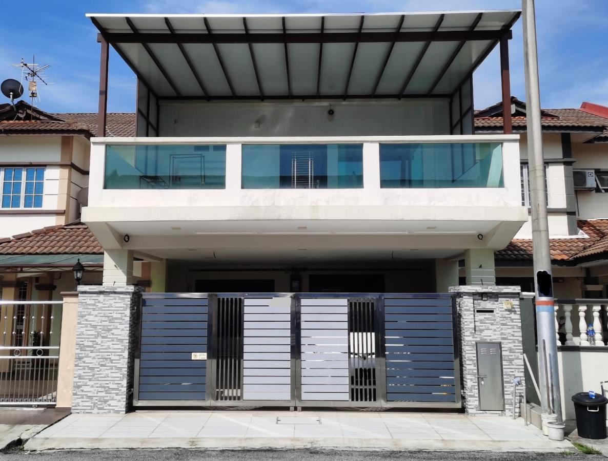 Bbt Double Storey Balcony Bukit Tinggi Home Klang Exterior photo